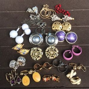 *Price Cut*Bundle of Vintage 21 pairs Clip Ons